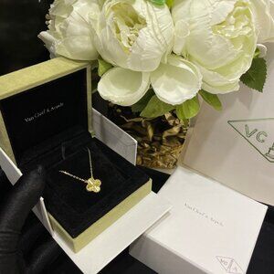 ✨✨✨Van Cleef & Arpels Fashion 18k Necklace✨✨✨